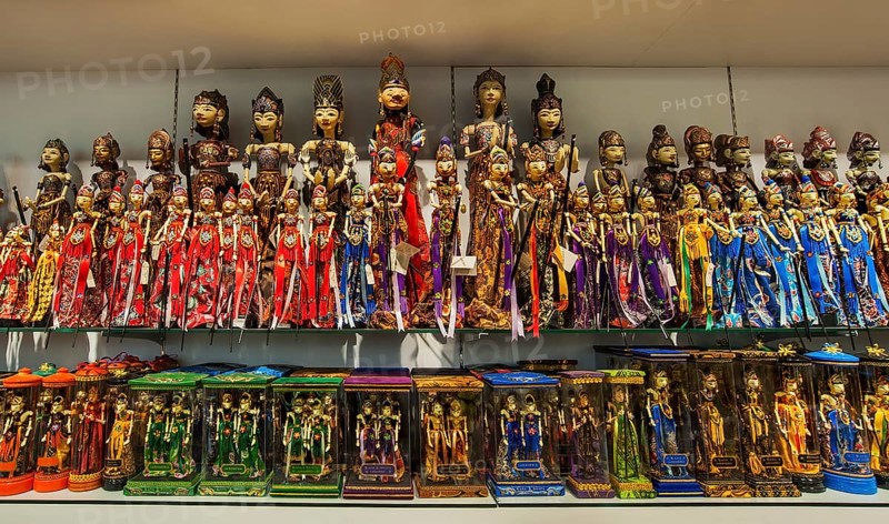 Indonesian rod puppets as souvenirs