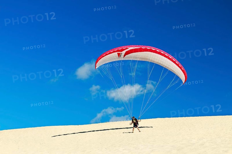 Paraglider on the Dune of Pilat