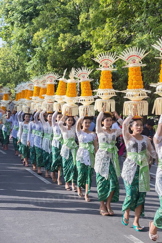 Balinese artists performing at the opening parade of the 2015 Bali Arts Festival