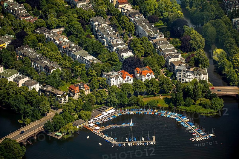 Aussenalster or Outer Alster Lake with exclusive residential area and Marina Fernsicht