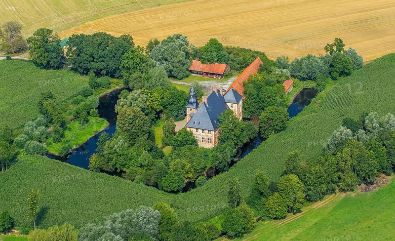 Moated castle Haus Nehlen