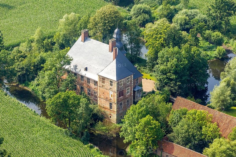 Moated castle Haus Nehlen