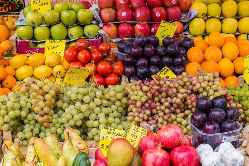 Fruit on a sales booth