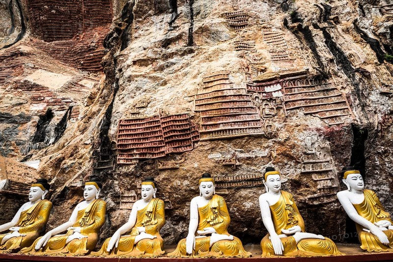Seated Buddha statues