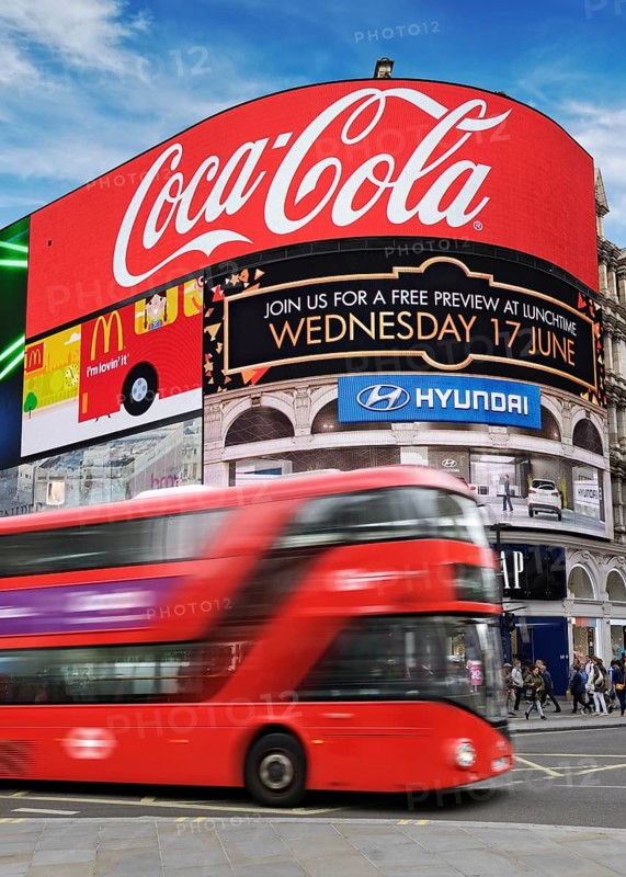 Bus at Piccadilly Circus