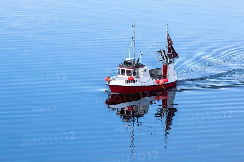 Fishing boat with reflection on Sildpollen