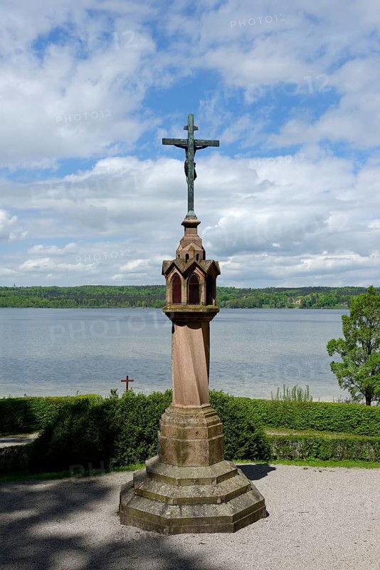 Memorial column for King Ludwig II. at the votive chapel