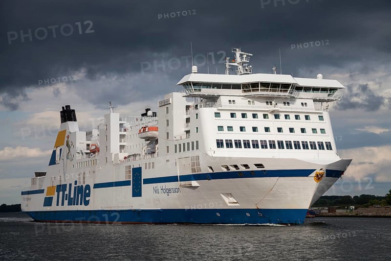 Dark clouds above the Nils Holgersson ferry