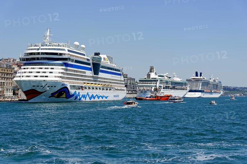 Cruise ship AIDAstella at the front