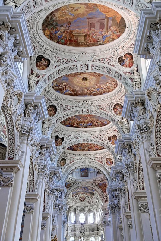 Ceiling fresco in the nave