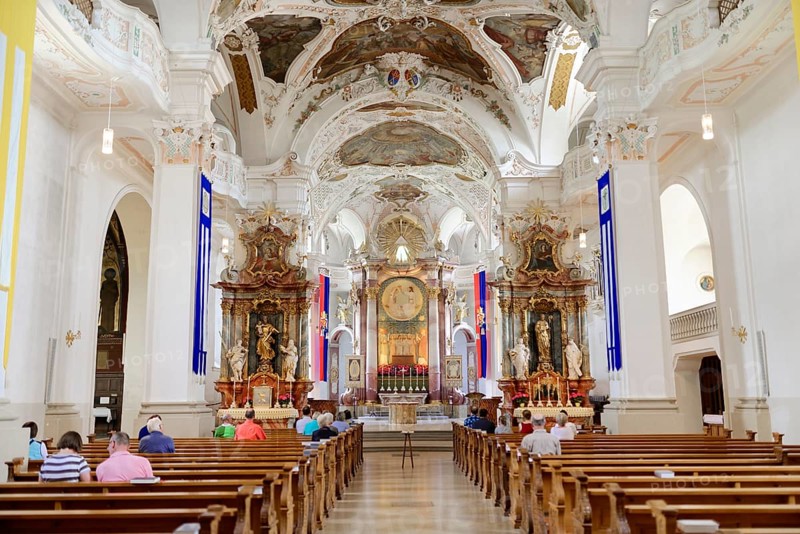 Interior with the altar and choir area