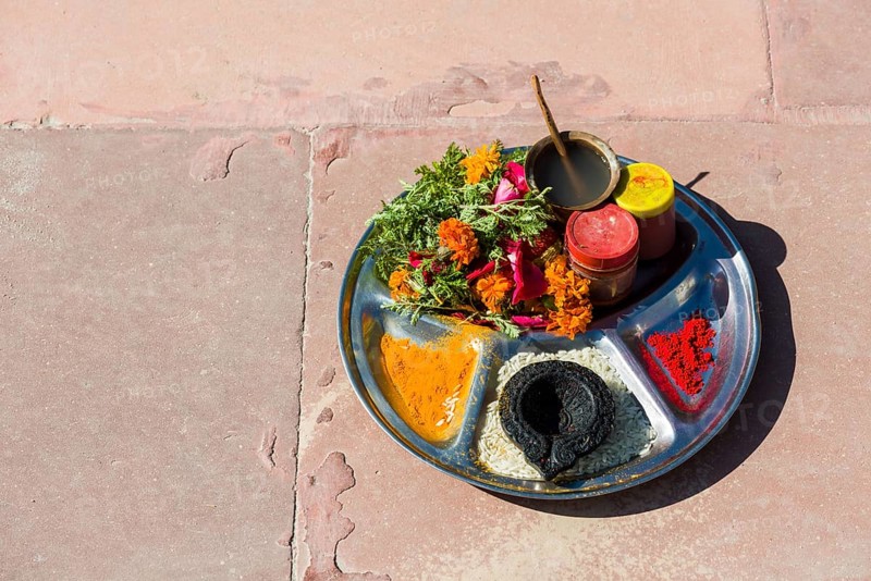 A plate full of colour powder