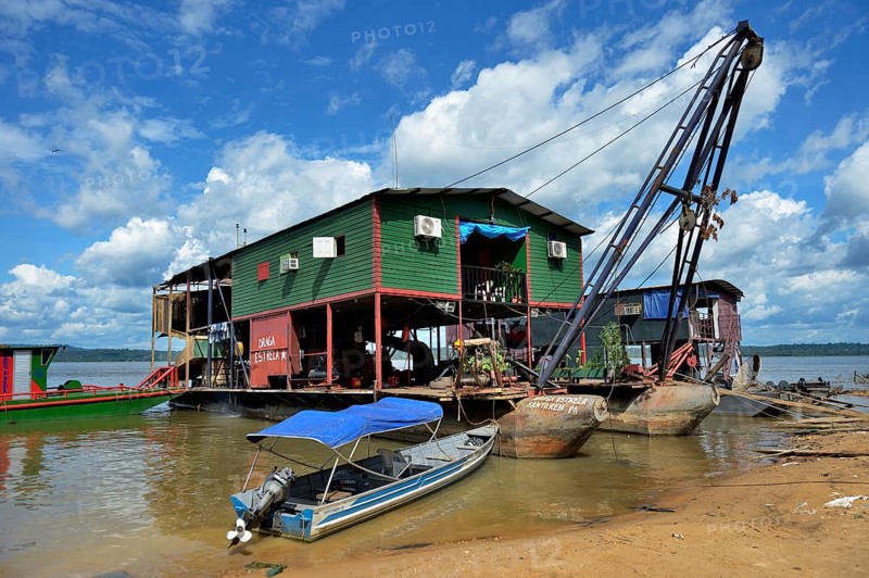 Raft of prospectors or garimpeiros
