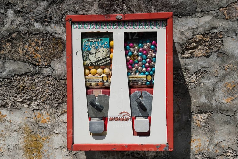 Gumball dispenser machine
