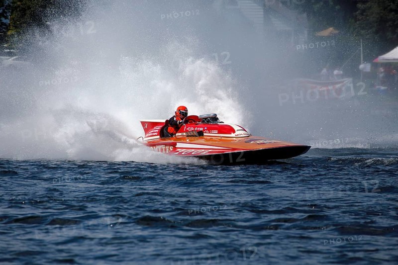 Hydroplane racing on the Saint Lawrence River