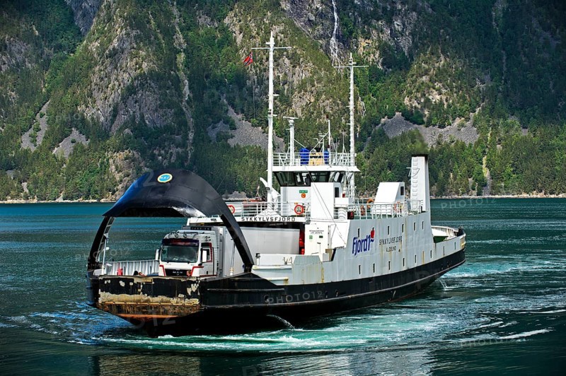Ferry Sykkylysfjord in Storfjord