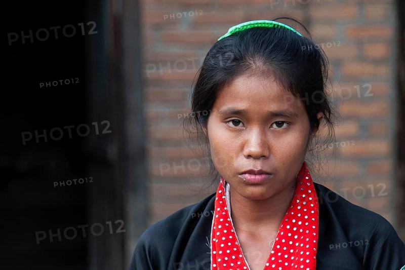 Local woman from the tribe of the Palaung in typical clothing