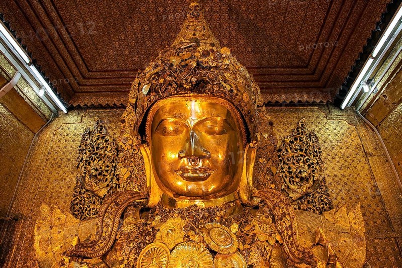 Mahamuni Buddha statue