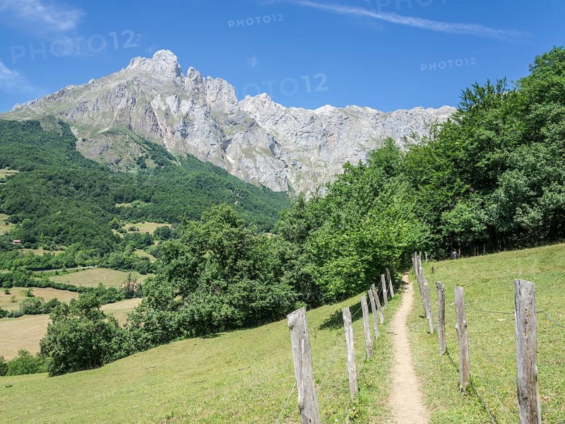 Footpath in front of the Pena Remona mountain
