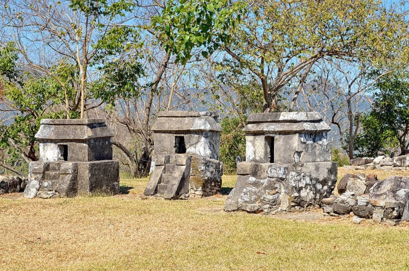 Totonac graves