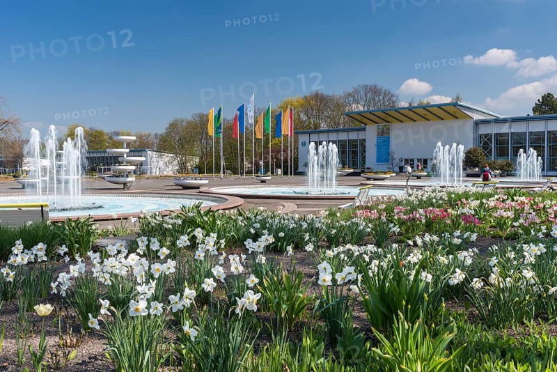 Fountains and exhibition halls in the egapark