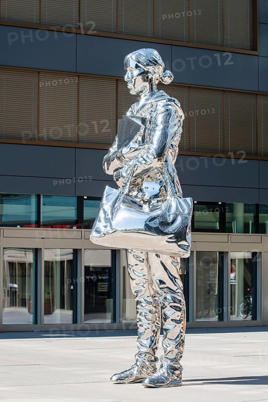 Chrome-steel plastic sculpture by Anne-Sophie Alex Hanimann in Zurich West