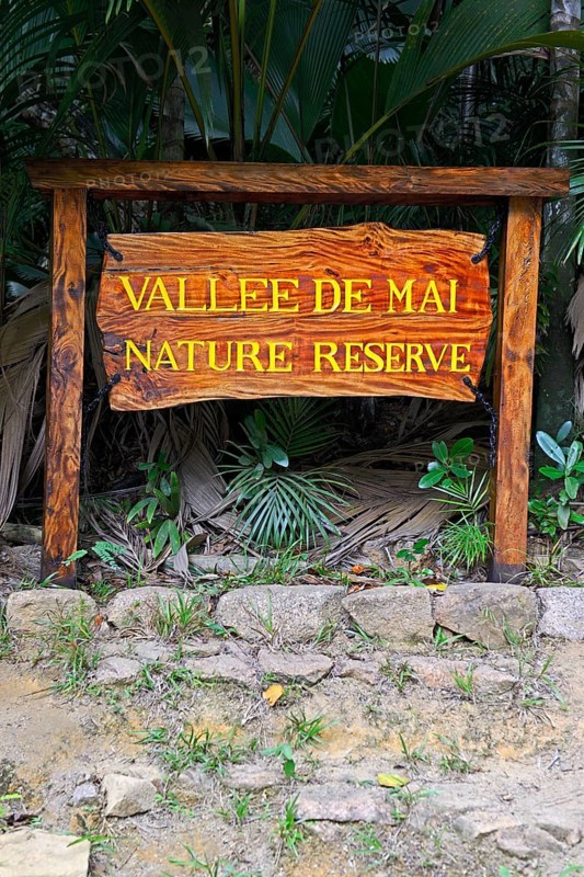 Sign to the Vallee de Mai nature reserve