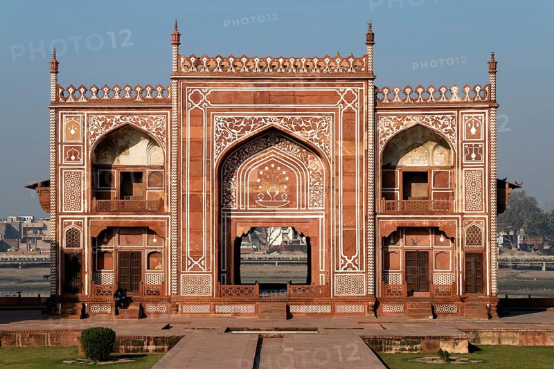 Gateway building
