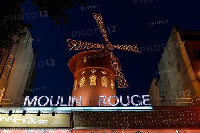 Moulin Rouge at night