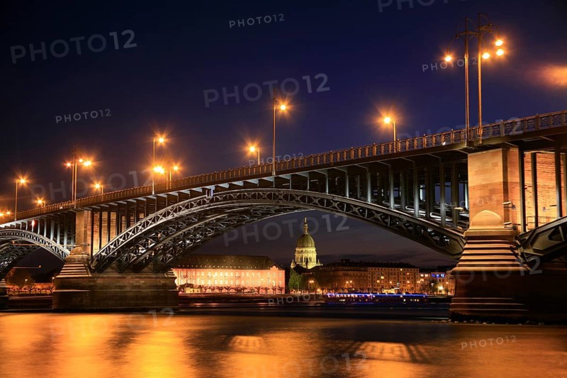 Theodor Heuss Bridge connecting the Hessian Mainz-Kastel with the Palatinate Mainz