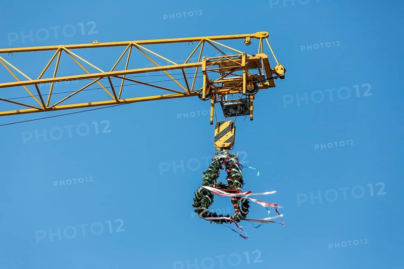 Topping out