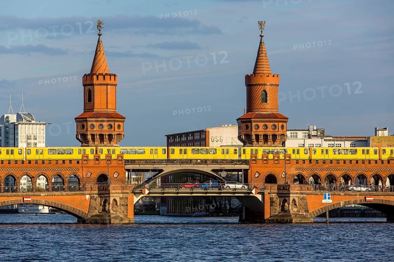 Oberbaum bridge over the river Spree