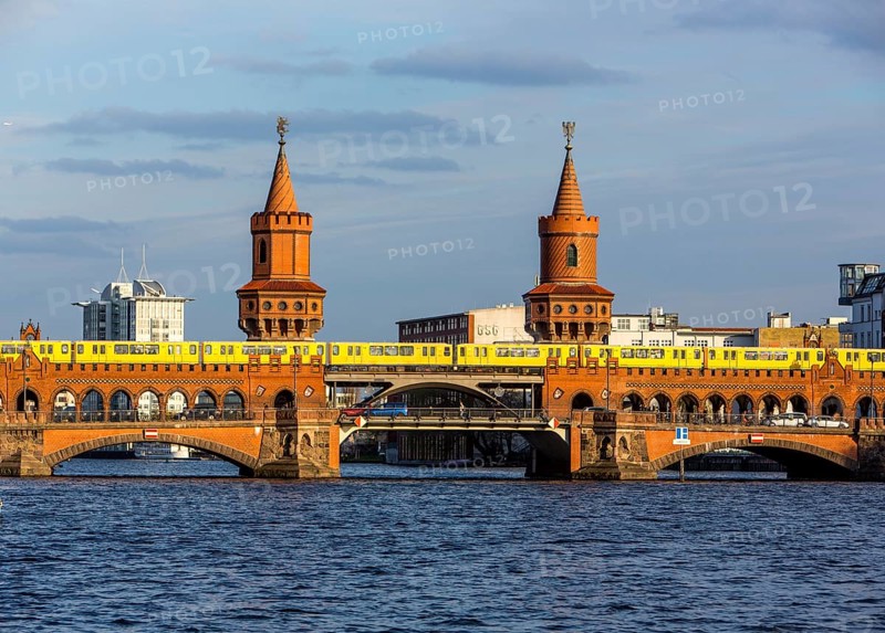 Oberbaum bridge over the river Spree