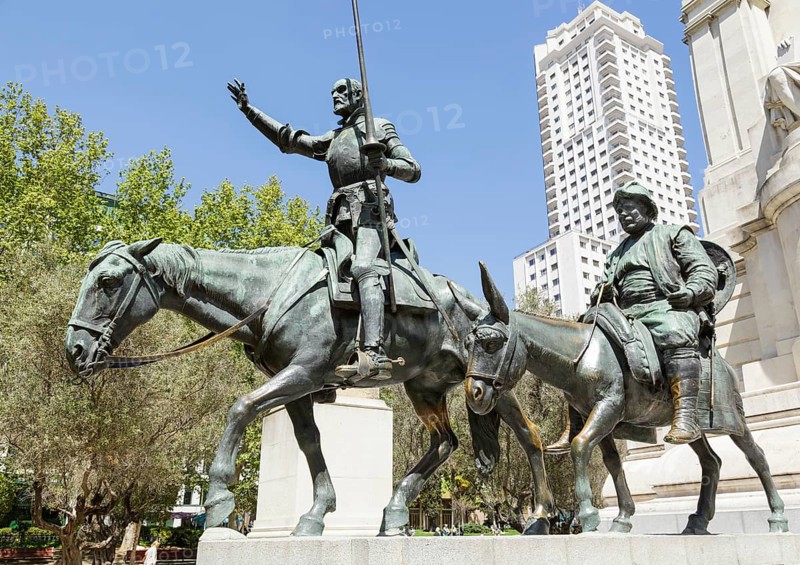 Sculpture of Don Quixote and Sancho Panza in Plaza de Espana