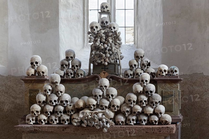 Altar with skull and bones
