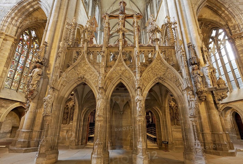 Gothic rood screen with triumphal cross group Halberstadt Cathedral St. Stephen and St. Situs