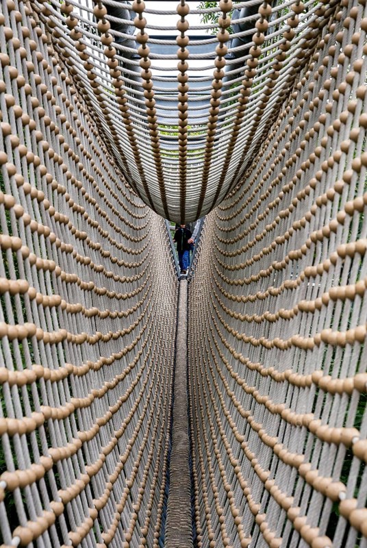 Rope tunnel
