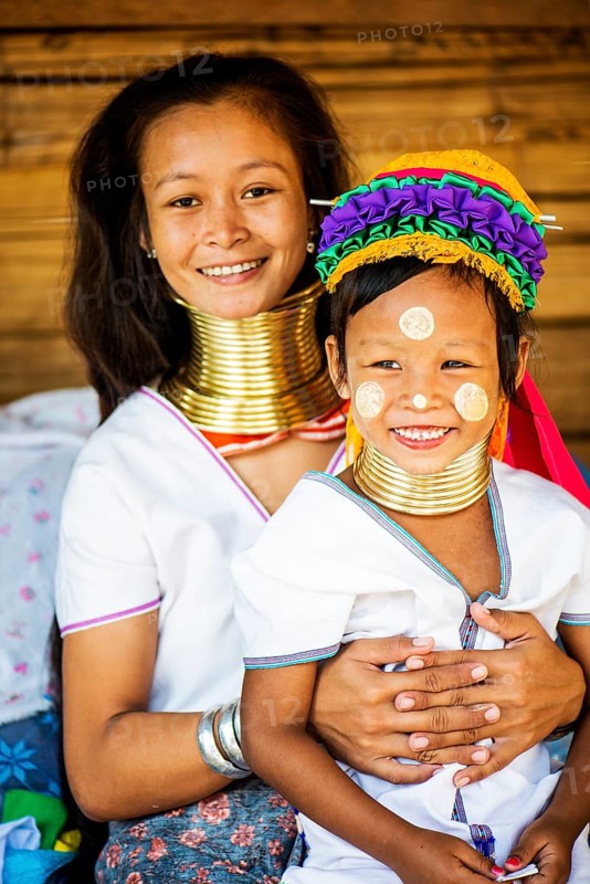 Kayan mother and daughter