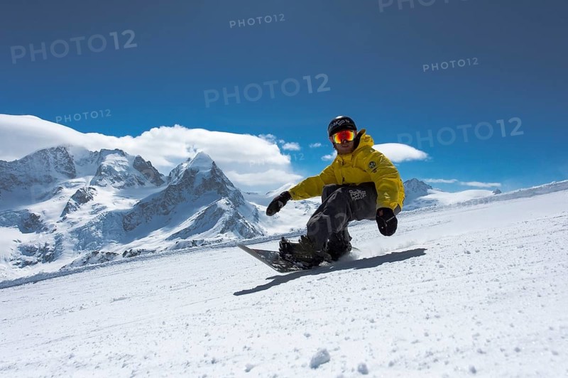 Snowboarder