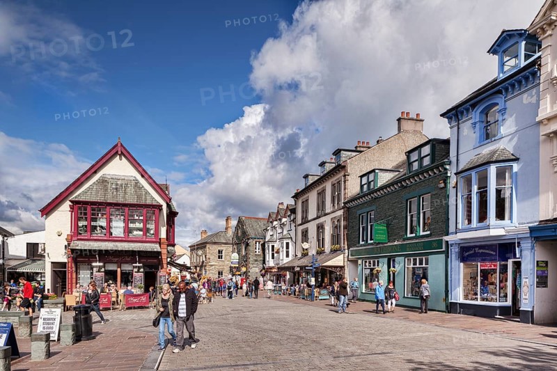 Pedestrian shopping area in the centre