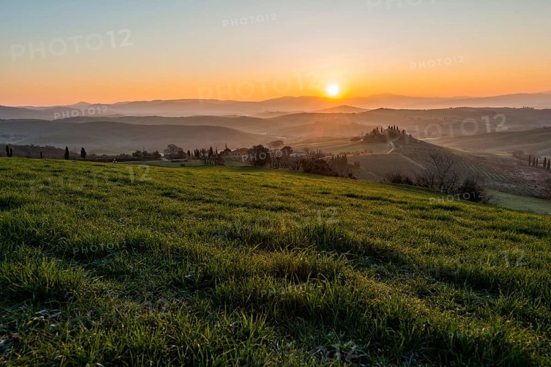 Podere Belvedere farmhouse at sunrise