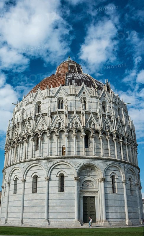 Battistero baptistery in the Piazza del Duomo