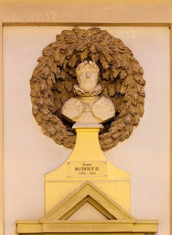 Bust Rudolf II at the courtyard house