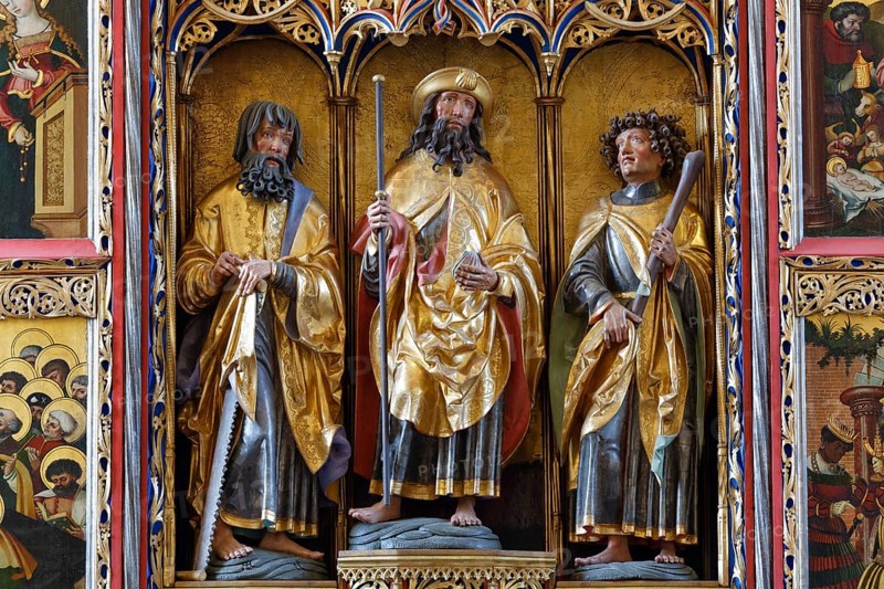 Figures in the late Gothic winged altar by the master of Rabenden