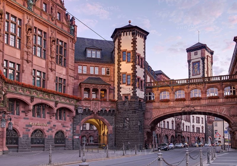 Romer building and Seufzerbrucke or Bridge of Sighs