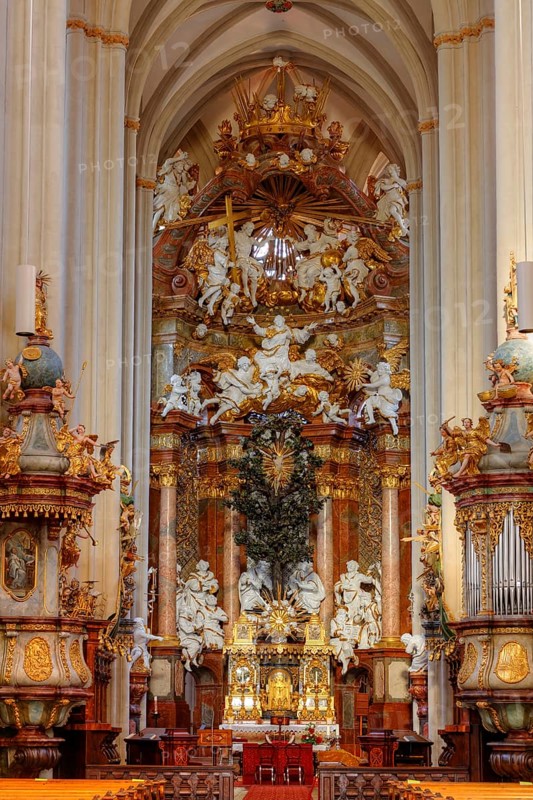 High Altar in the Collegiate Church