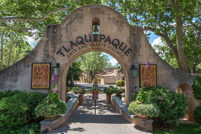 Entrance arch of Tlaquepaque Arts and Crafts Village
