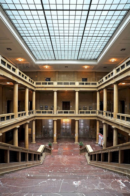 Entrance hall with staircase