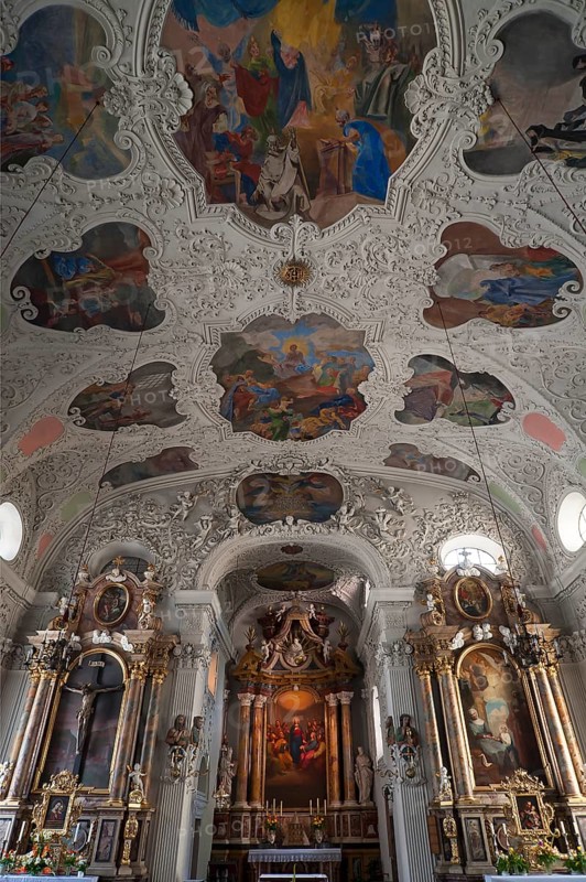 Frescoed ceilings and chancel in Spitalskirche