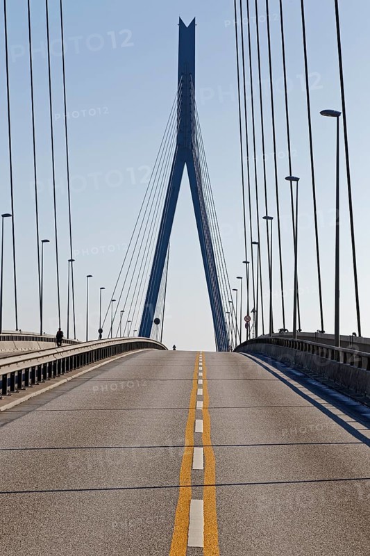 Road on the Kohlbrand Bridge
